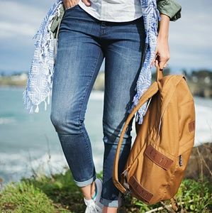 Gap 1969 Girlfriend jean size 29r